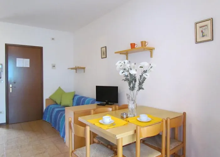 Practical In A Pool Paradise Daire