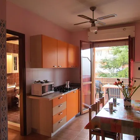 Practical In A Pool Paradise Апартаменти